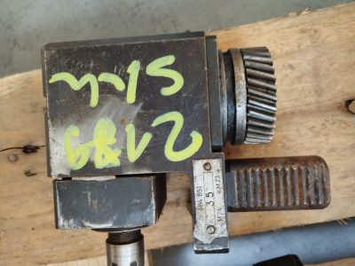 Tool holder with drive 30