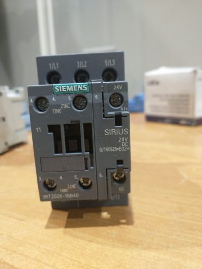 Siemens 3RT2026-1BB40 - 3 pole contactor