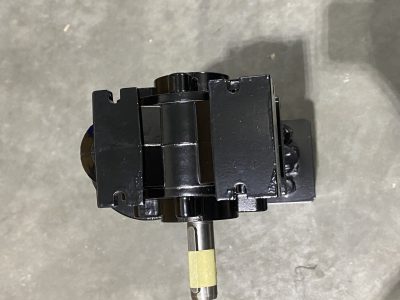 Lenze SSN40-1GVAR-047C22 - motor with gear