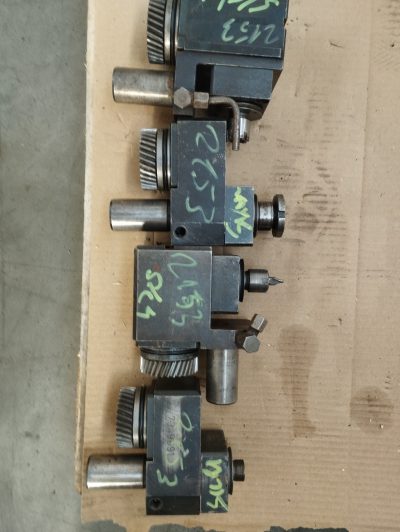Tool holder with drive 30