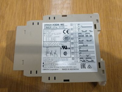 OMRON H3DK-M2 - Time Delay Relay