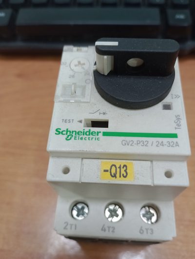 Schneider GV2-P32/24-32A - Circuit breaker
