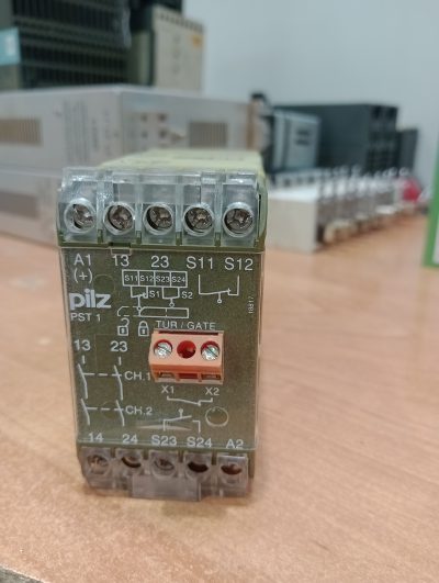 PILZ PST 1 - Safety relay
