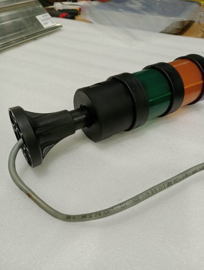 Two-color indicator