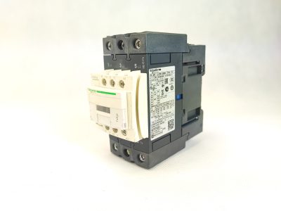 Schneider LC1D65A - Contactor, power protection.