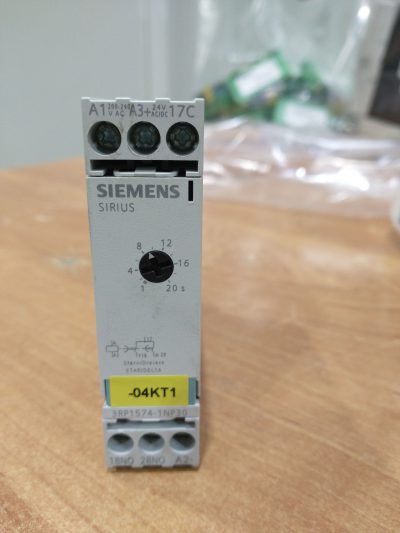 Siemens 3RP1574-1NP30 - Timing relay