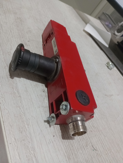 Telemecanique XCSLF373741M3 - safety switch