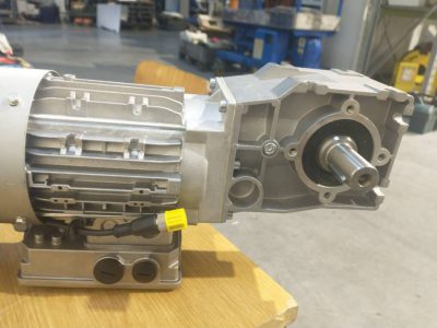 LenzeBG63 - Three-phase motor with geared motor