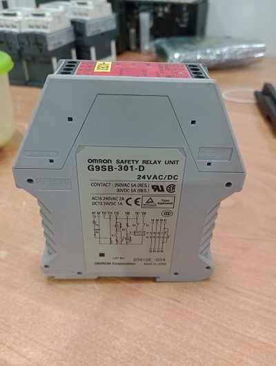 Omron G9SB-301-D - Safety Relay
