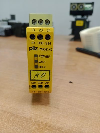 PILZ PNOZ X2 - Safety relay