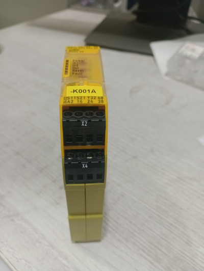 Pilz PNOZ s5 - safety relay