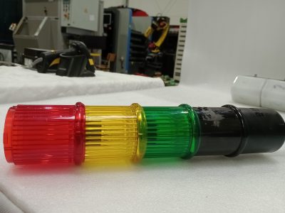 Tricolor signaling device