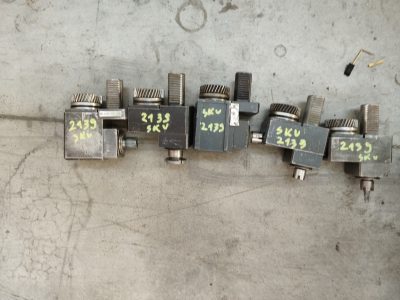Tool holder with drive 30