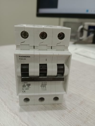 Siemens 5SX23 C13 - safety switch